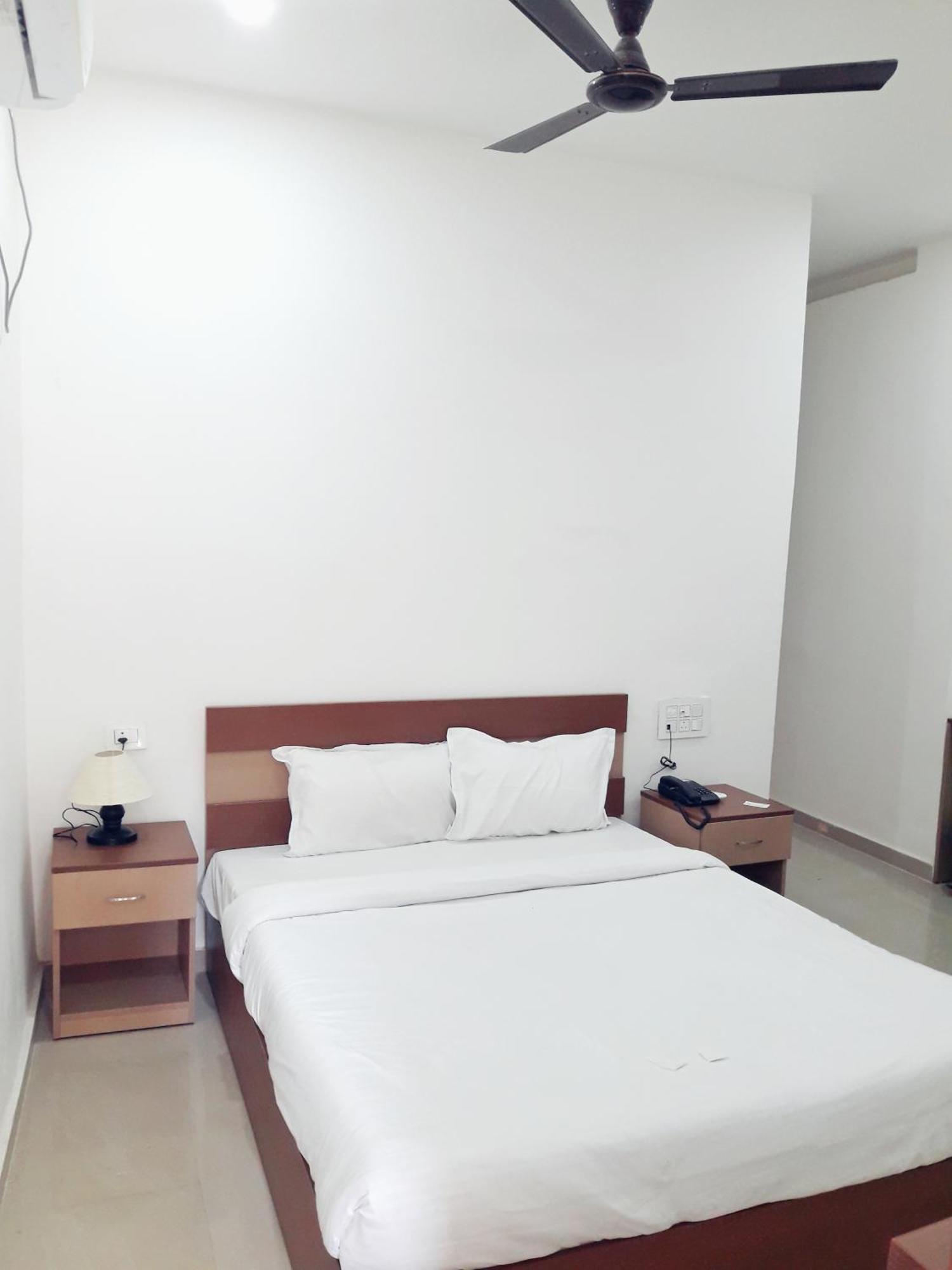 כלכותה Hotel Park Victoria מראה חיצוני תמונה